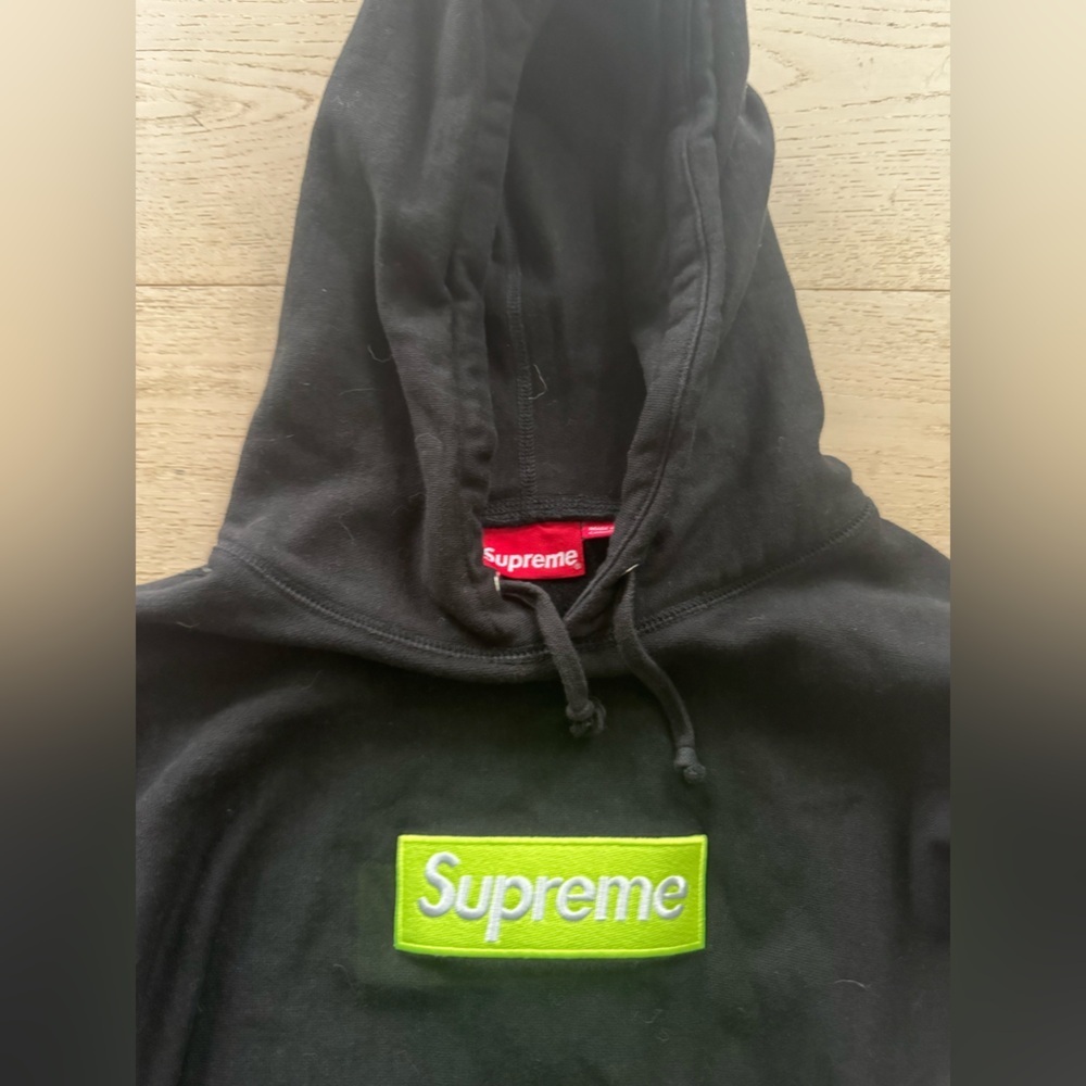 Supreme FW17 Neon Green Box logo Hoodie - Picture 6 of 9